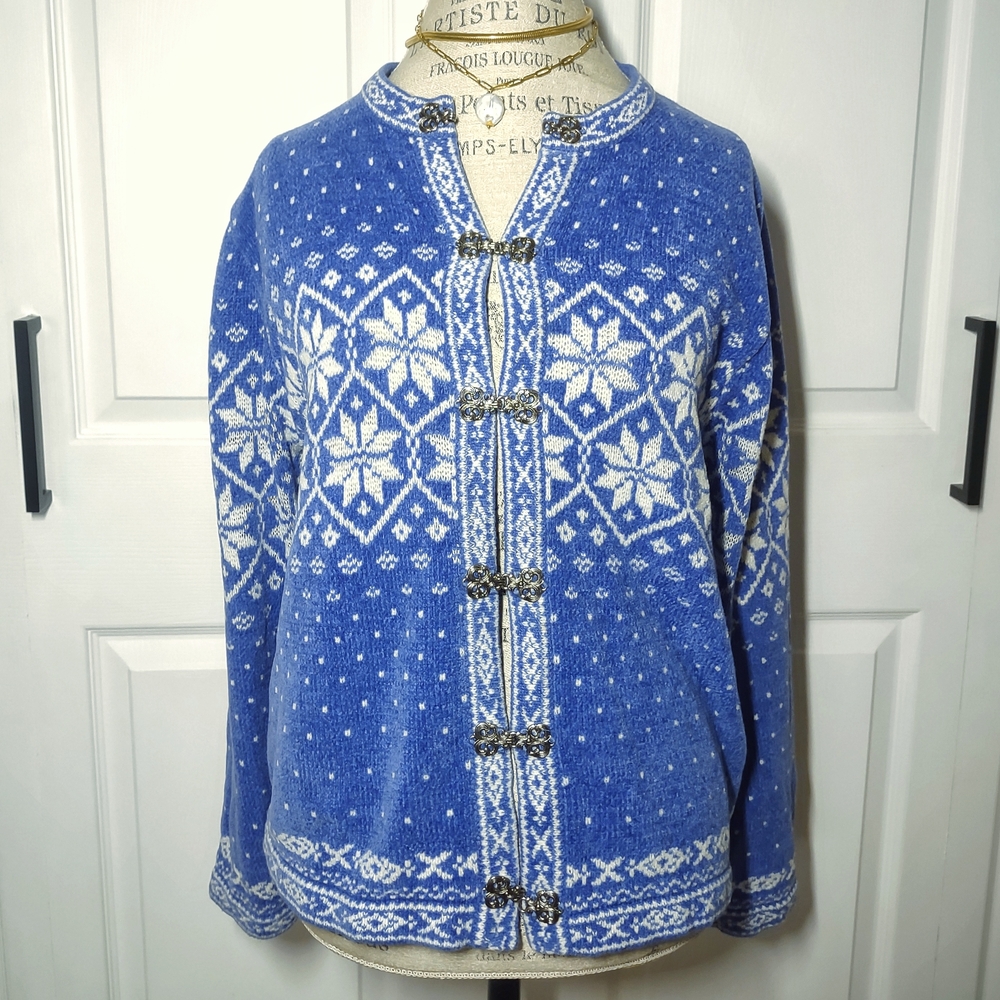croft & barrow Blue and White Nordic-Pattern Cardigan with Ornate Metal Clasps